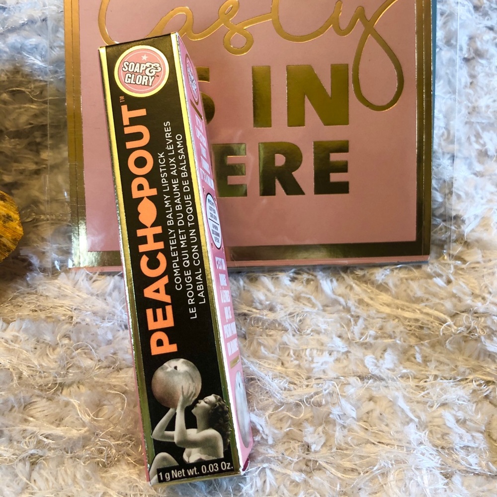 New w/tags PEACH POUT BALMY LIPSTICK “ peach Ball”